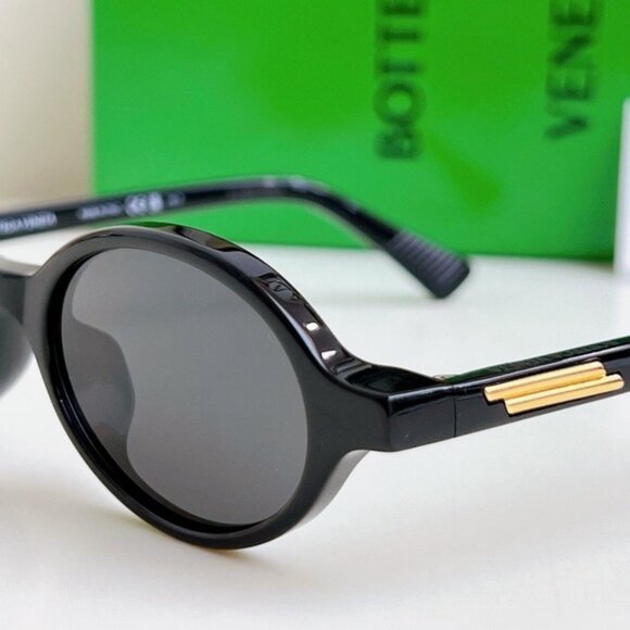 Bottega Veneta Black Sunglasses main image 8
